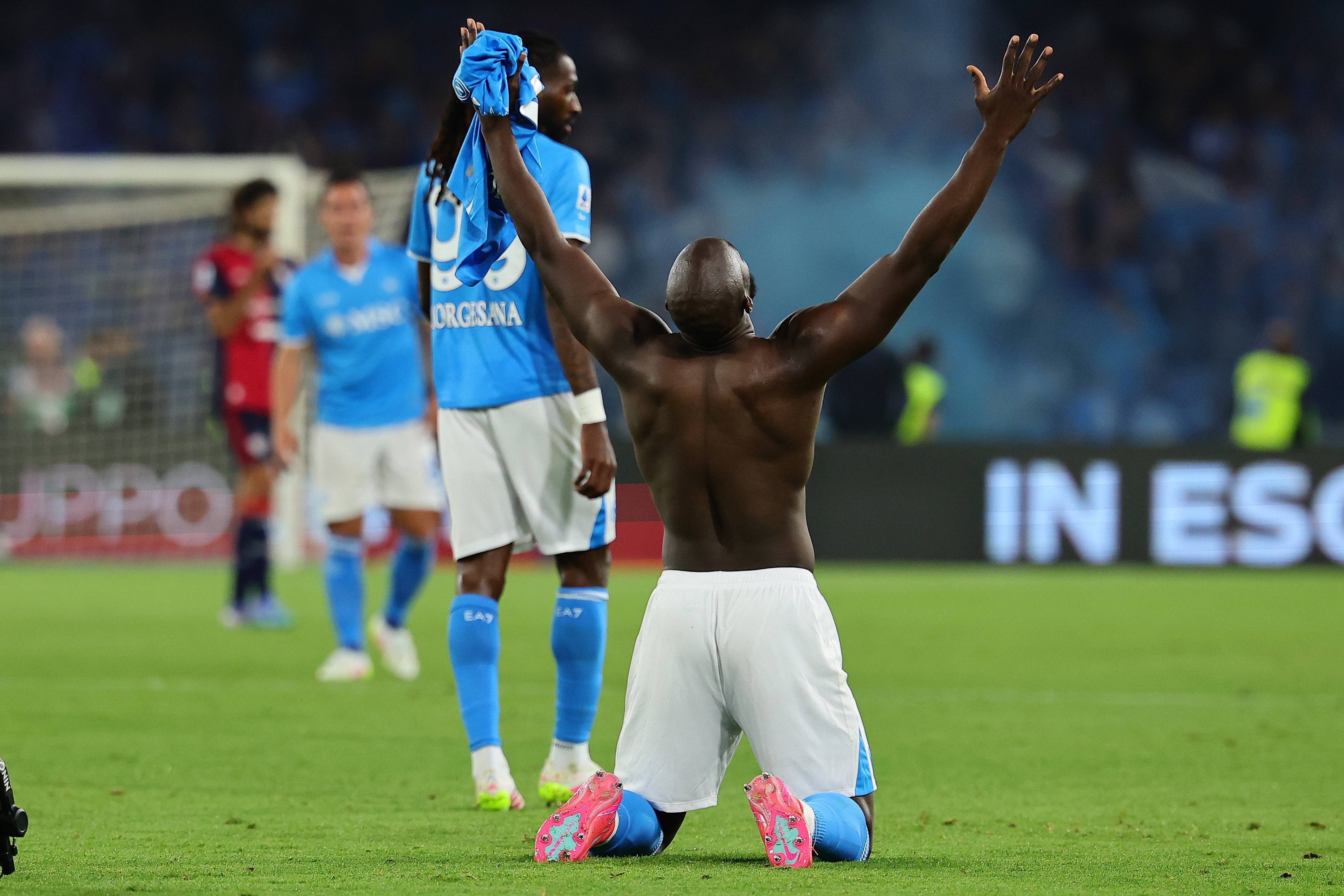 结束流浪！32岁卢卡库加盟那不勒斯14球11助夺意甲 近5年4次转会