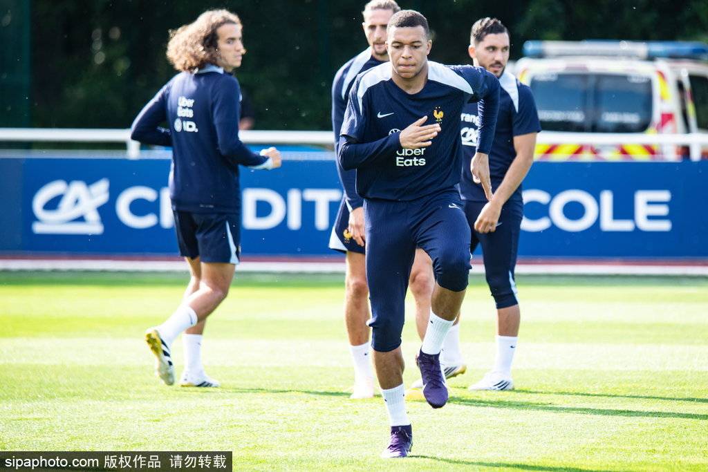 法甲震撼变革！LFP自建频道月费14.99欧元，足球转播格局大洗牌